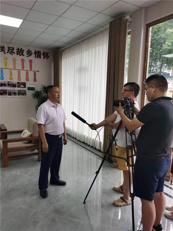 萬州區城市雙亮活動，重慶市市委常委，萬州區區委書記莫恭明及萬州區四大家領導，萬州區各部分負責人參觀並了解萬州 區伴神釀造有限公司