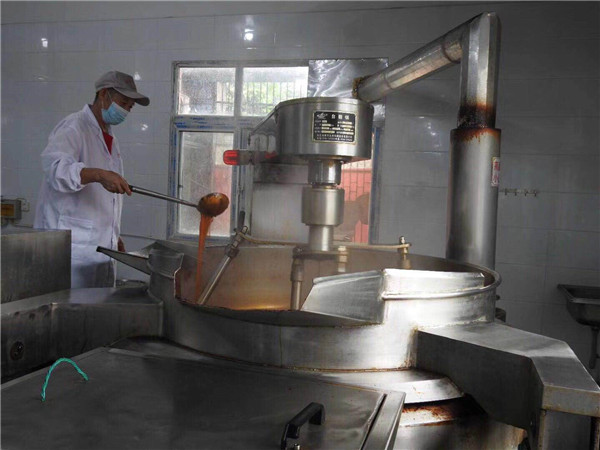 萬州區城市雙亮活動，重慶市市委常委，萬州區區委書記莫恭明及萬州區四大家領導，萬州區各部分負責人參觀並了解萬州 區伴神釀造有限公司