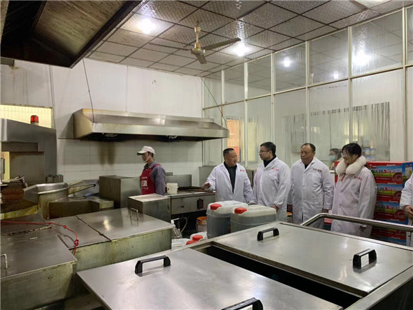 重慶市萬州區委常委，副區長徐洪、天城鎮黨委書記程紹祥一行調研伴神釀造並提出寶貴指導建議！加強研發團隊，做好川菜調料，做強“百年伴神”！