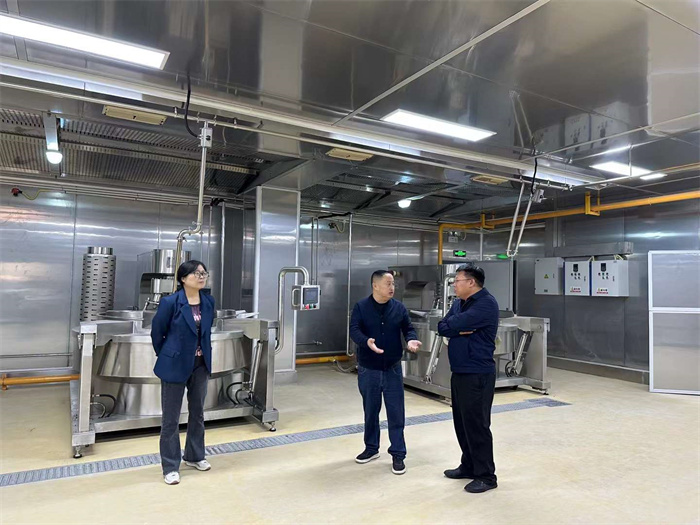 天城街道黨工委副書記李文一行檢查伴神釀造黨建工作，並對公司新廠陣地建設作出指導意見！