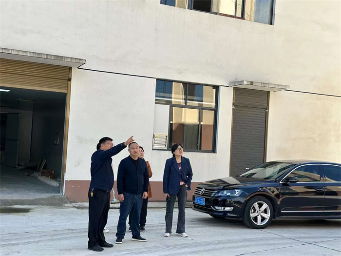 天城街道黨工委副書記李文一行檢查伴神釀造黨建工作，並對公司新廠陣地建設作出指導意見！