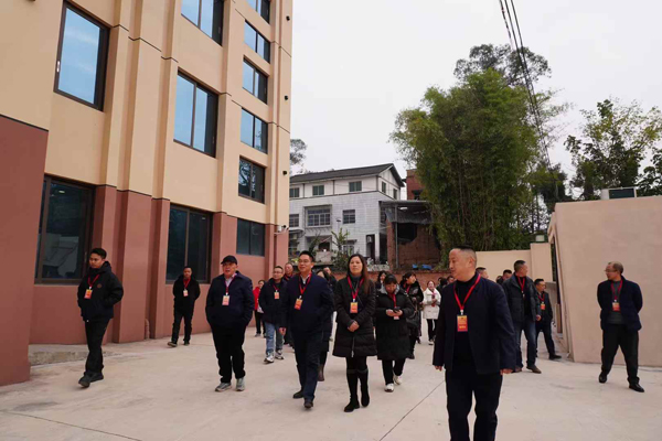 萬州區天城街道黨工委陳書記，街道大人廖主席及天城街道全體議事代表一行調研伴神釀造